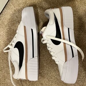Women’s Nike Court Legacy Lift Sneakers